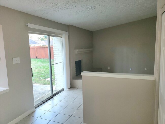Photo - 16922 Camberwell Green Ln