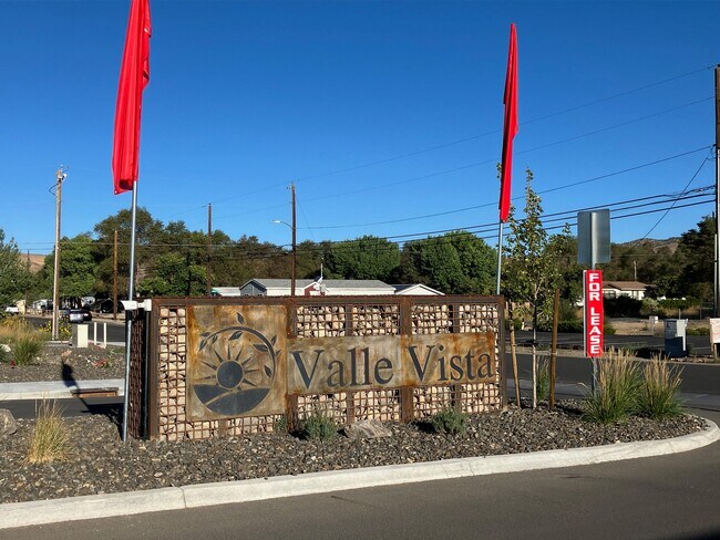 Photo - 407 Leland Dr