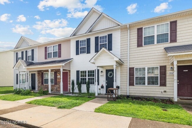 Photo - 2 Bed 2.5 Bath Townhome
