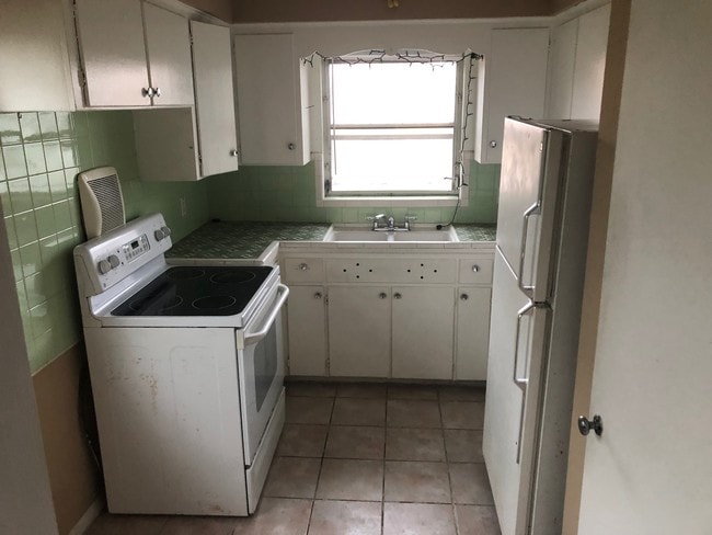 Building Photo - 108 S Lakeside Dr Unit #4 Rental