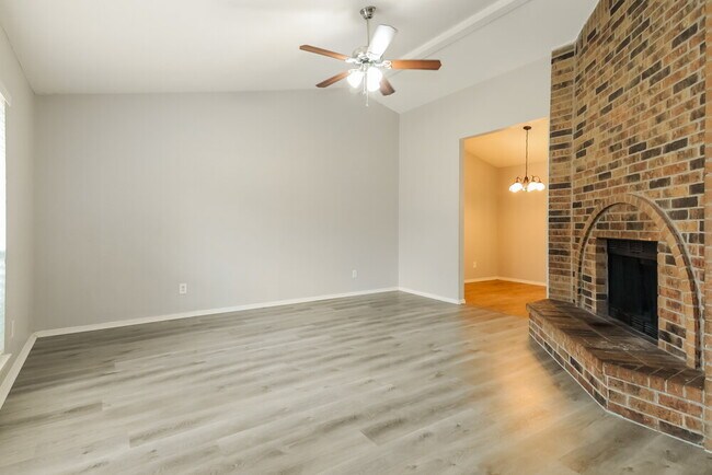 Photo - 428 Matterhorn St