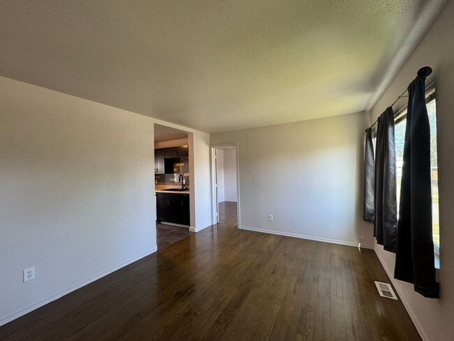 Photo - 3 Bedroom In East Tacoma!