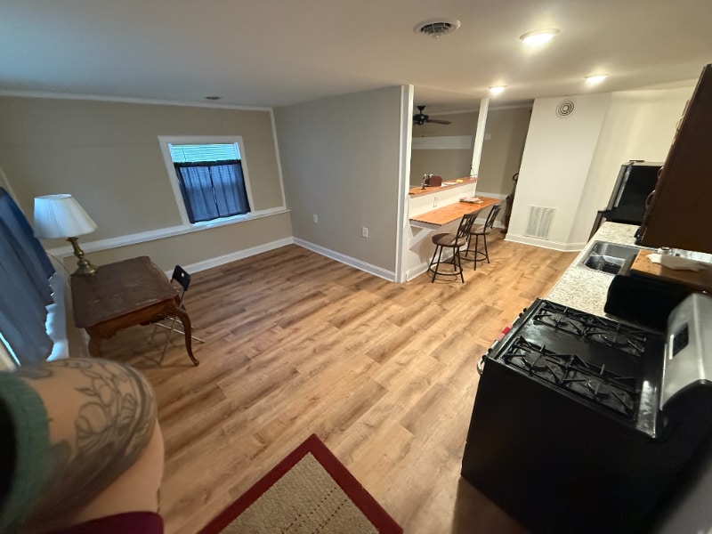 Photo - 723 W Light St