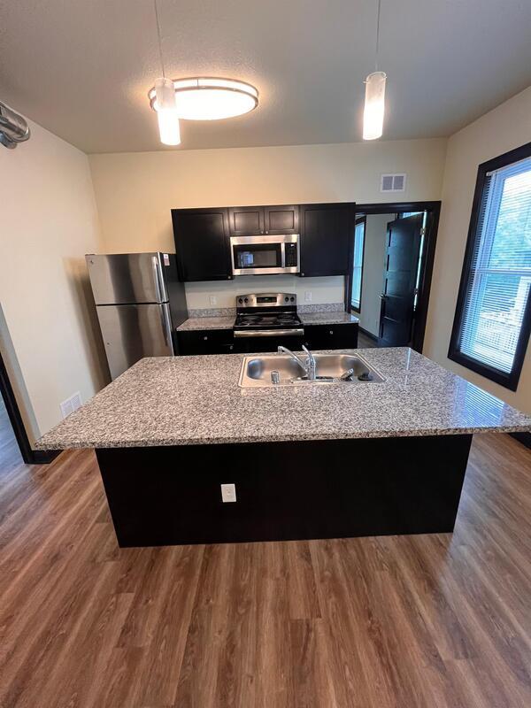 Photo - 141 E Gorham St Unidad 2 Rental