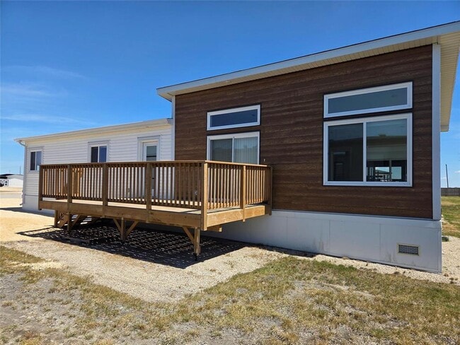 Photo - 93 Prairie Oak Dr