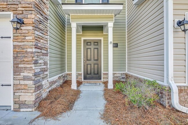 Photo - 285 Cantle Dr
