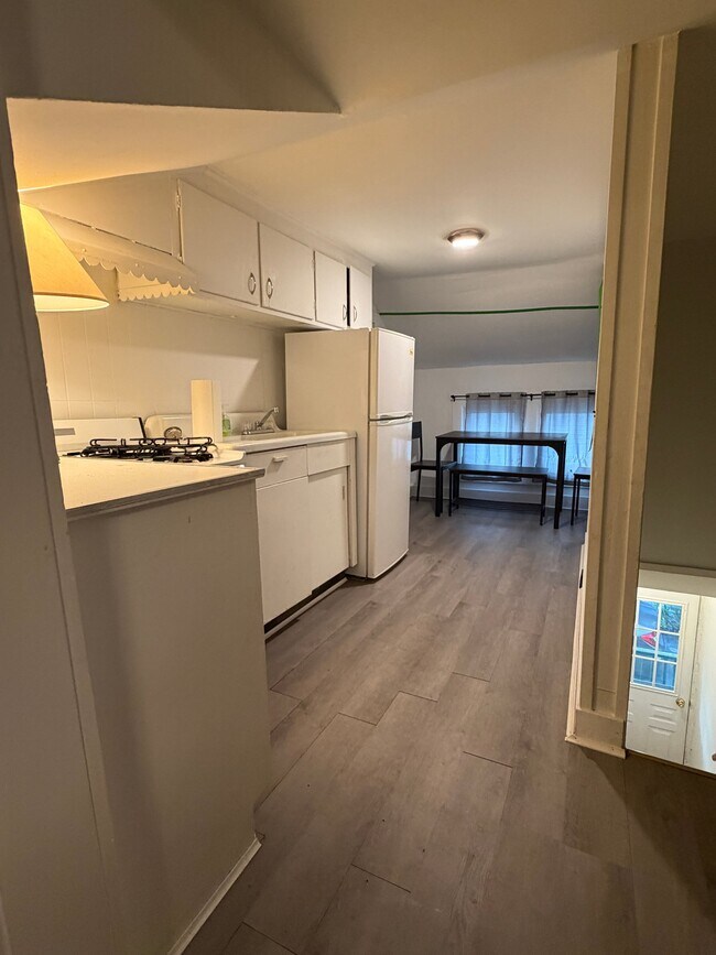 108 5th St Unit 1/2