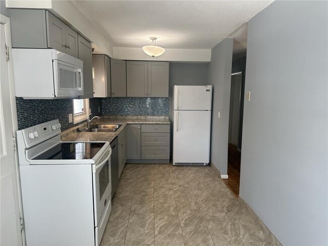 Photo - 1718 3rd Ave N