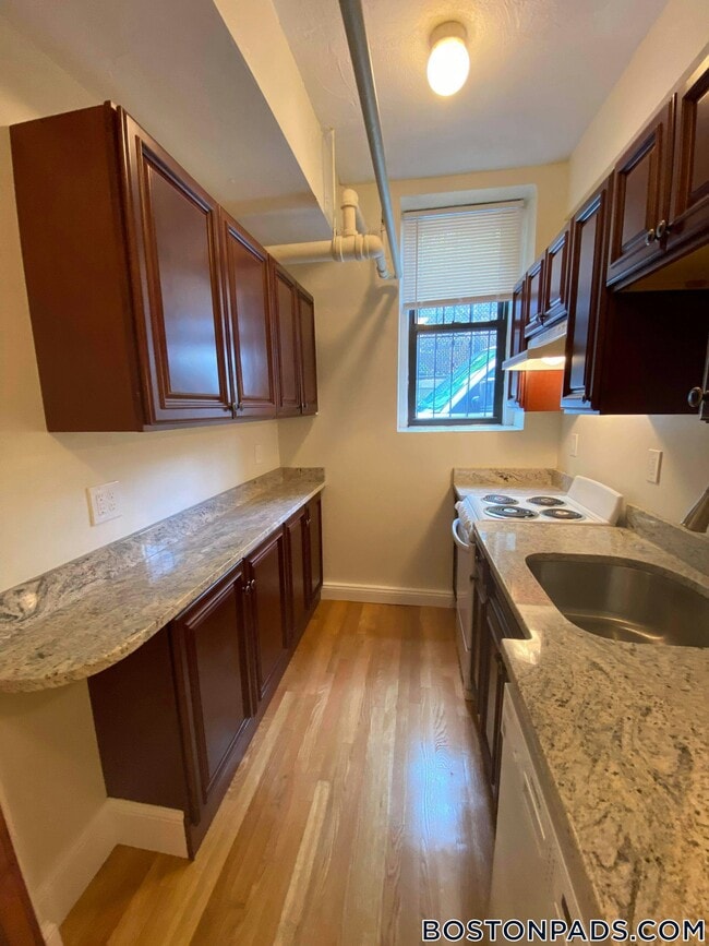 Building Photo - 115 St Stephen St Rental