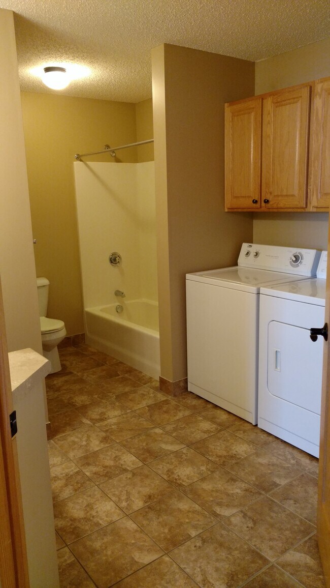 6280-6200 2B 1B 980 pies cuadrados - Kensington