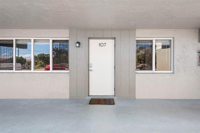 Building Photo - 1400 NE 54th St Unit 107