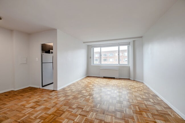 Quebec House Apartments