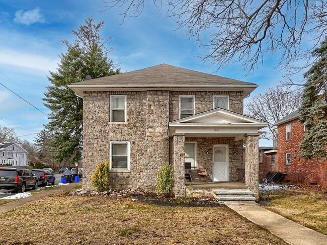 Building Photo - 3200 Green St Unit Apt 2