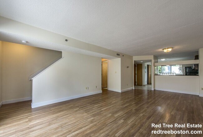 Photo - 154 N Beacon St Unidad A1