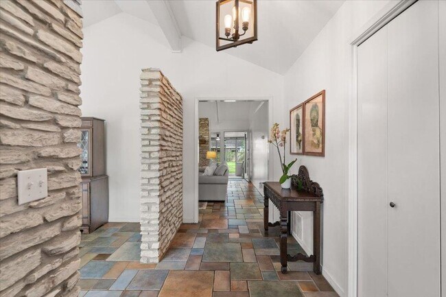 Photo - 9503 Castlewood Dr