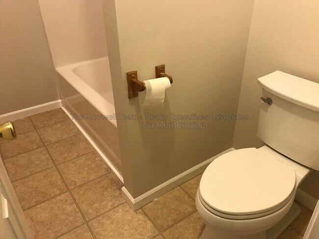 Photo - 1443 Schoolcraft Way