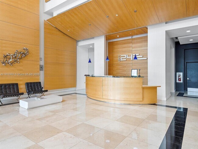 Photo - 350 NE 24th St Unidad 614