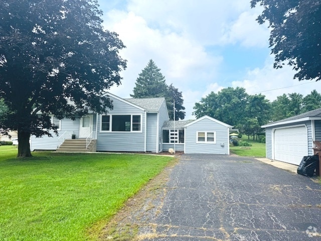 Building Photo - 8450 Wolf Rd Rental