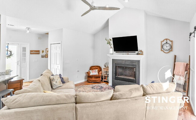 Photo - 26 Lucerne Ave