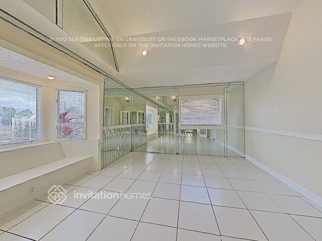 Photo - 13933 Madison St