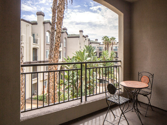 Building Photo - 9263 Regents Rd Rental