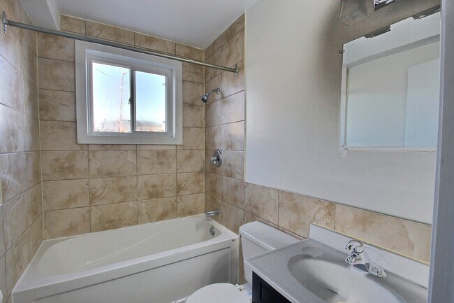 Photo - 341 NoelUnit 4 Unit 4