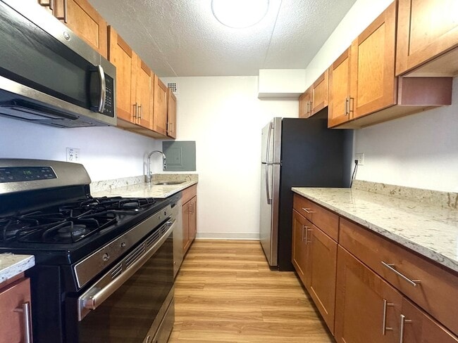 Building Photo - 133 Park St Unit 706