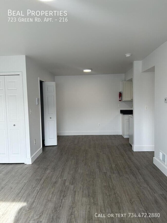 Photo - 723 Green Rd Unit 216