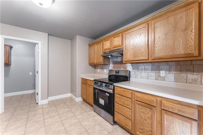 Photo - 521 Redbud St