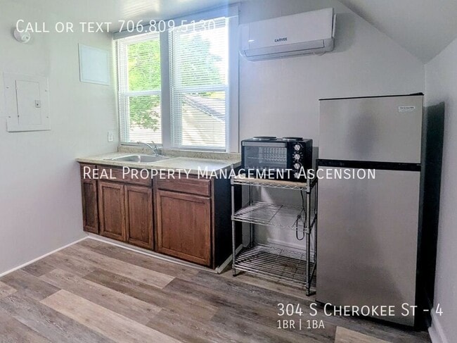 304 S Cherokee St Unit 4