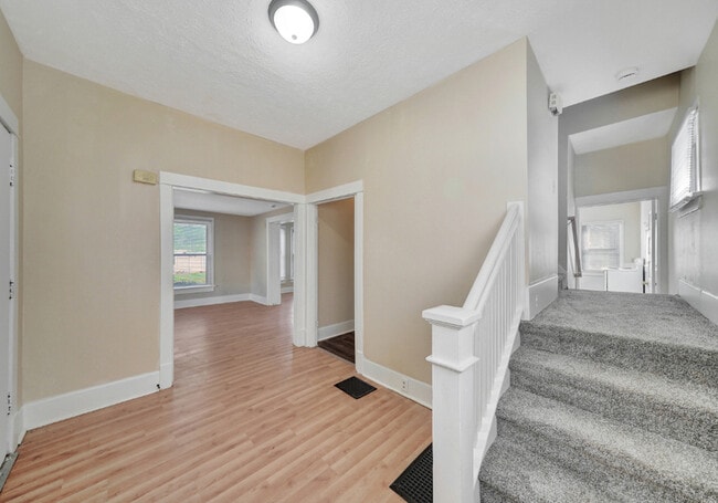 Photo - 2845 Starr St