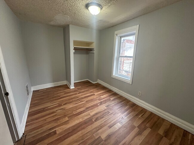 Photo - 661 E Wensley St