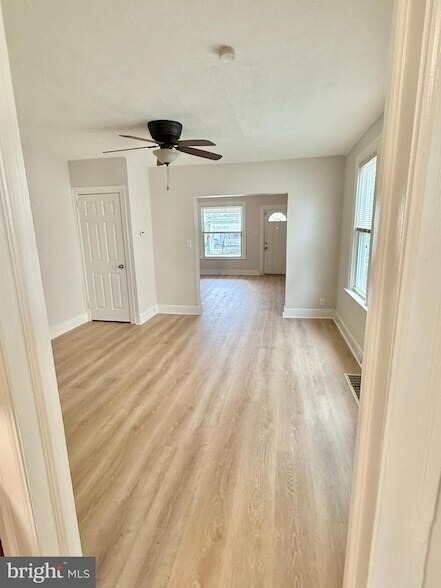 Photo - 1235 Maple St