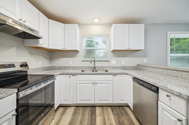 Photo - 7426 Saunders Rd