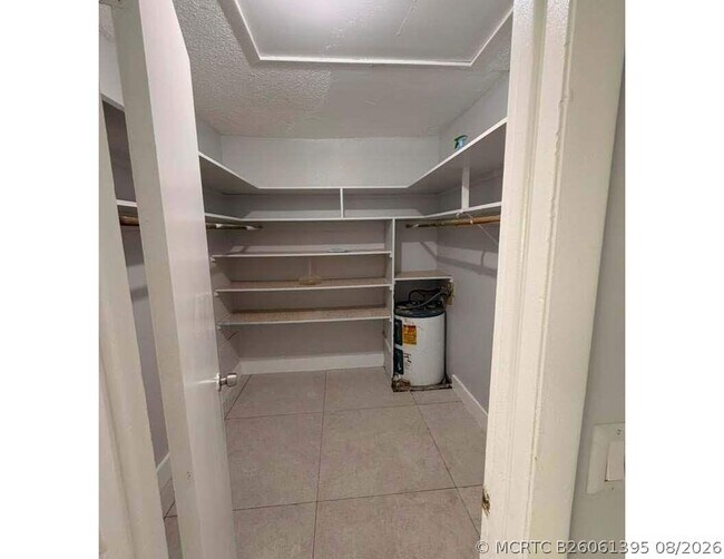 824 N G St Unit A