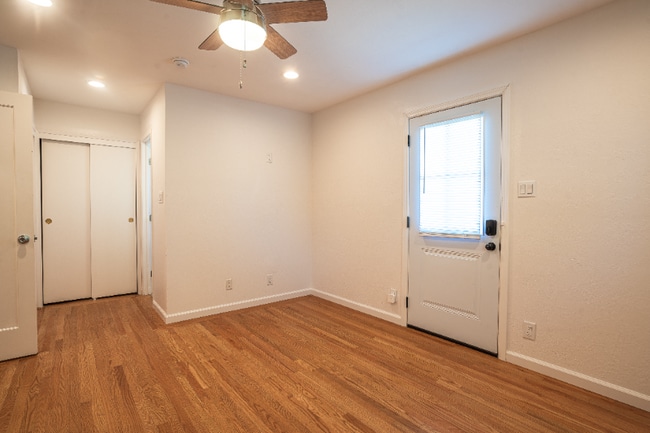 Photo - 3985 Royal Arch Dr Unit B