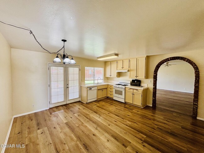 Photo - 44101 Rodin Ave