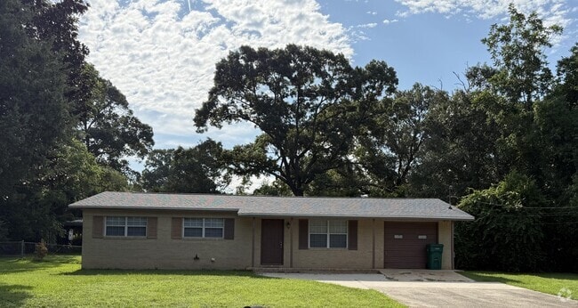 Building Photo - 5825 Reinke Dr Rental