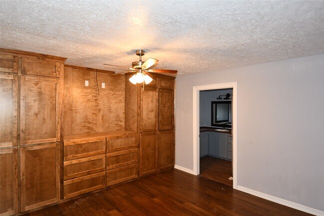 405 County Rd 2296