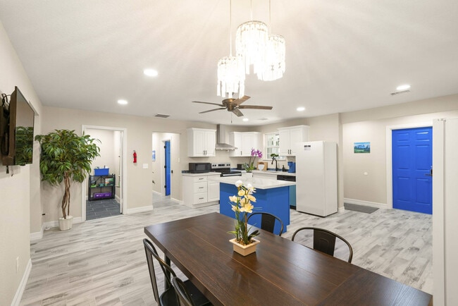 Photo - 1307 Diplomat Way