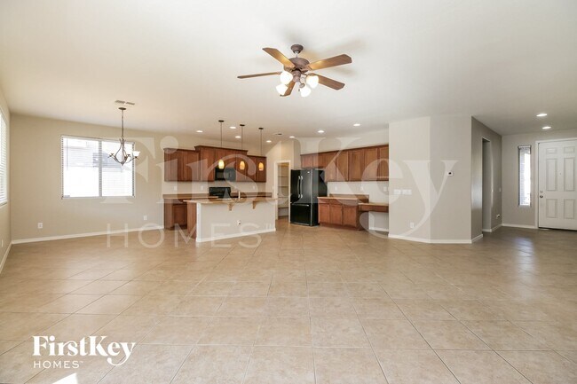 Photo - 635 W Desert Hills Dr