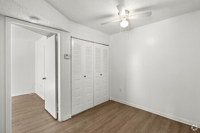 1BR, 1BA - 750SF - Dining Room