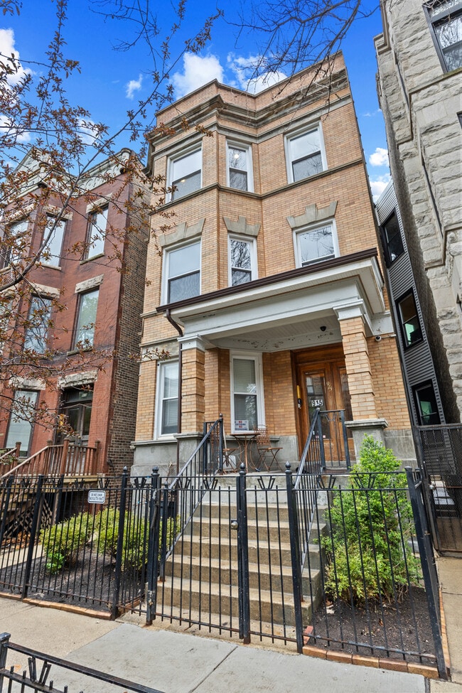 Photo - 915 W Newport Ave Unit 3