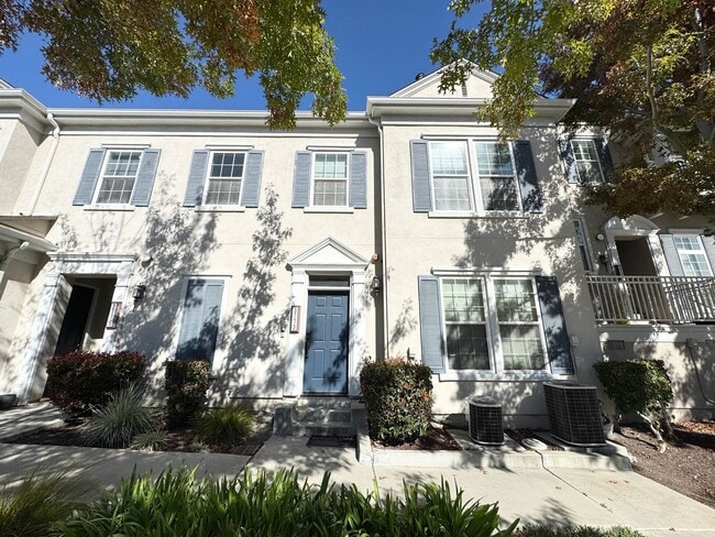 Building Photo - Perfect Shape Dublin Ranch Village Propert...