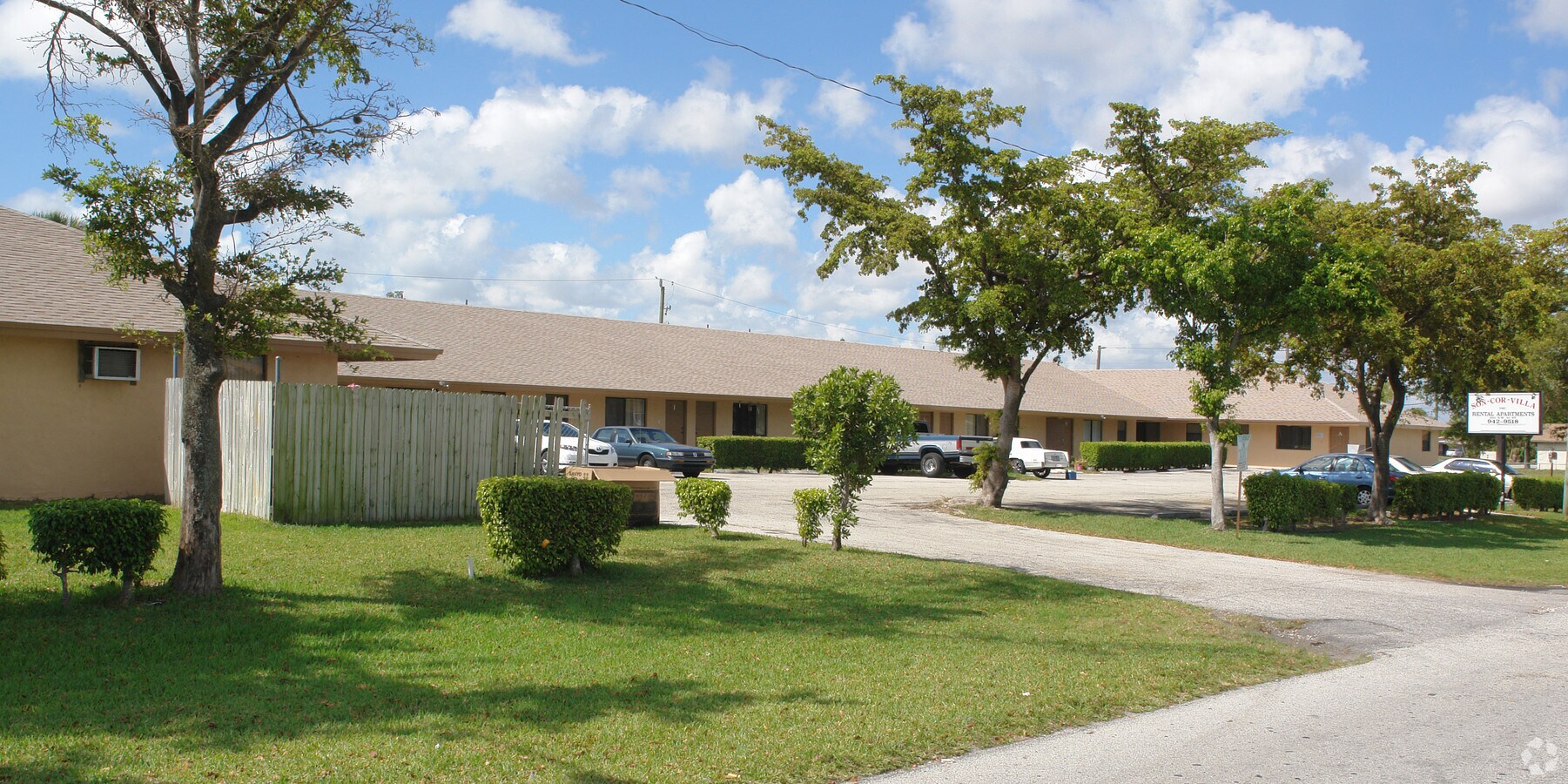 Photo - 350 NW 10th St