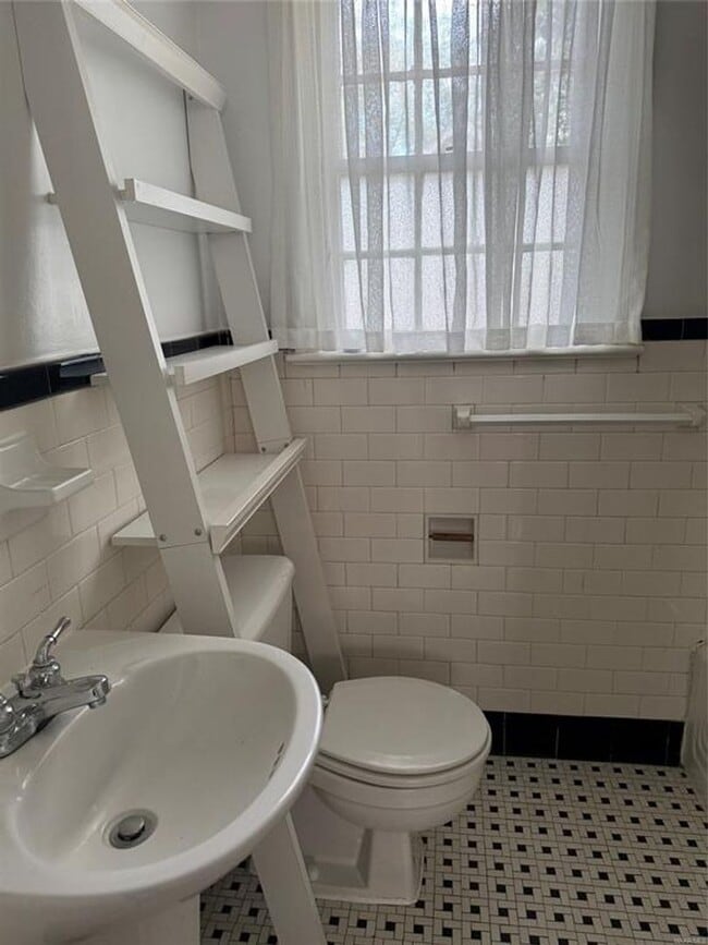 Photo - 2028 Ridge Ave