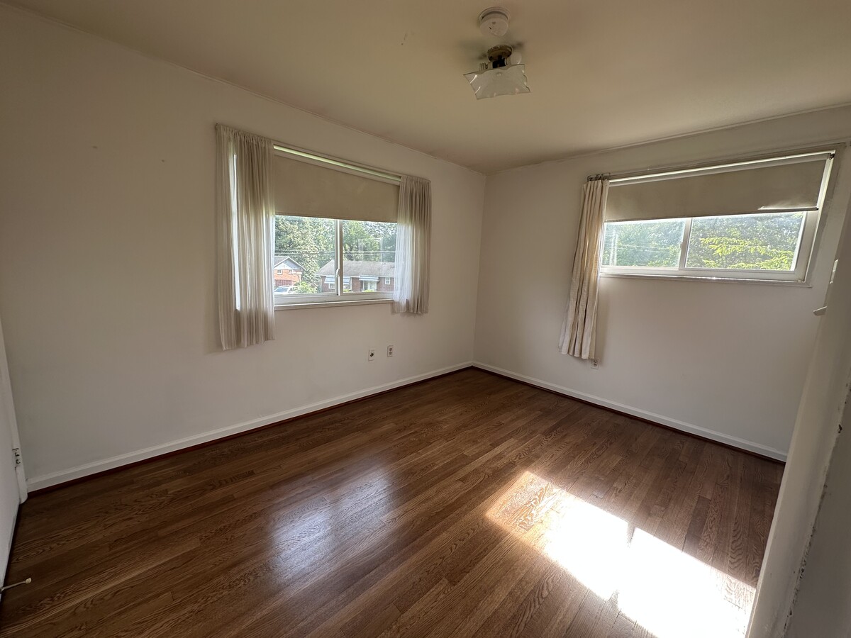 Photo - 7605 Wellesley Dr