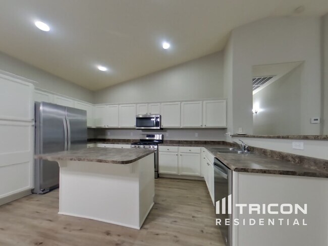 Photo - 16641 N 169th Ave