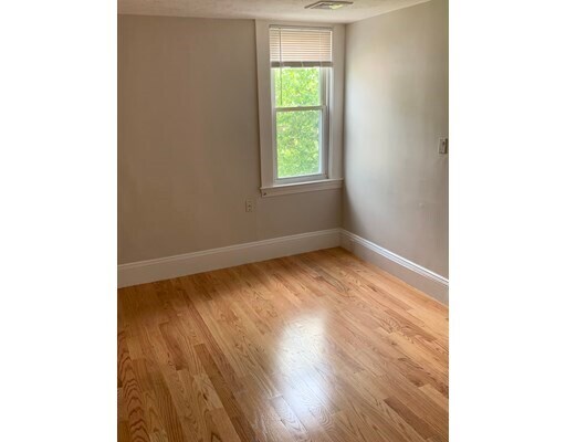 Photo - 81 Newton St