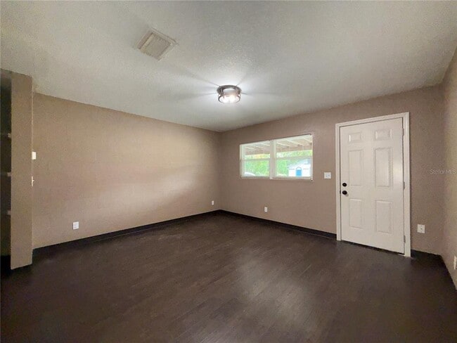 Photo - 305 Marker St